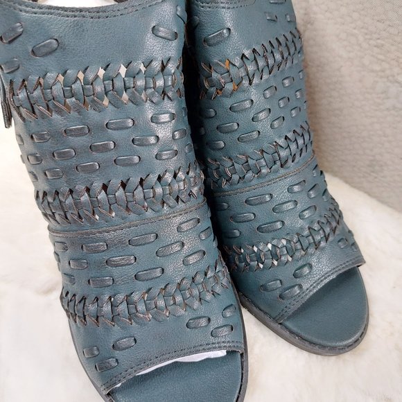 Maurices Women's Grey Woven Slip On High Heels Sandals Size: 8 - Picture 8 of 9